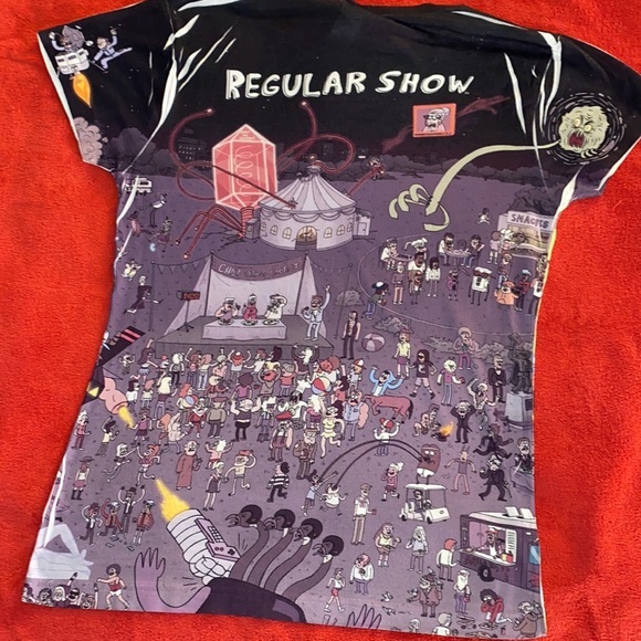 Junior’s Cartoon Network Regular Show Group Shot Day/Night Graphic Tee - Picture 10 of 12